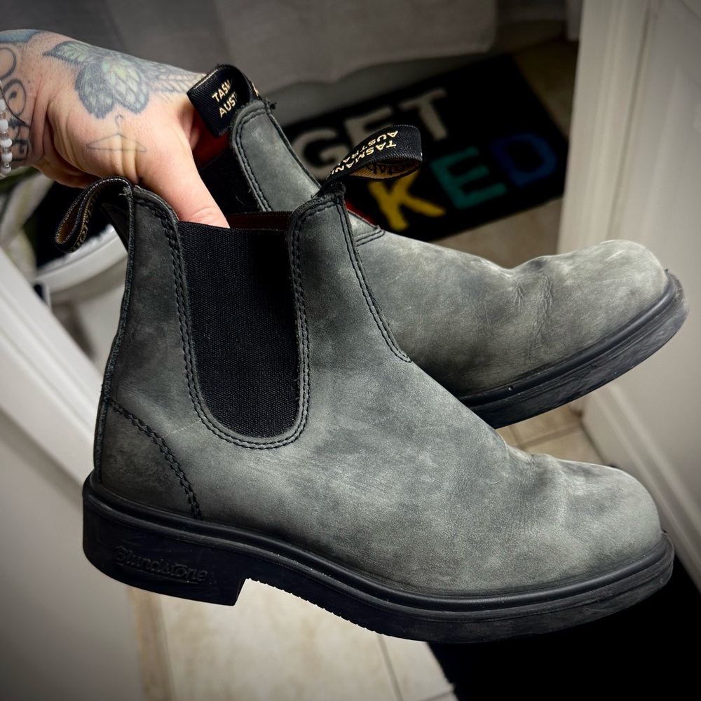 Blundstone Women’s size 3 (6) Boots! “Rustic Black” Leather Chelsea Boots